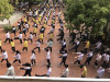 HỌC SINH TẬP THỂ DỤC GIỮA GIỜ