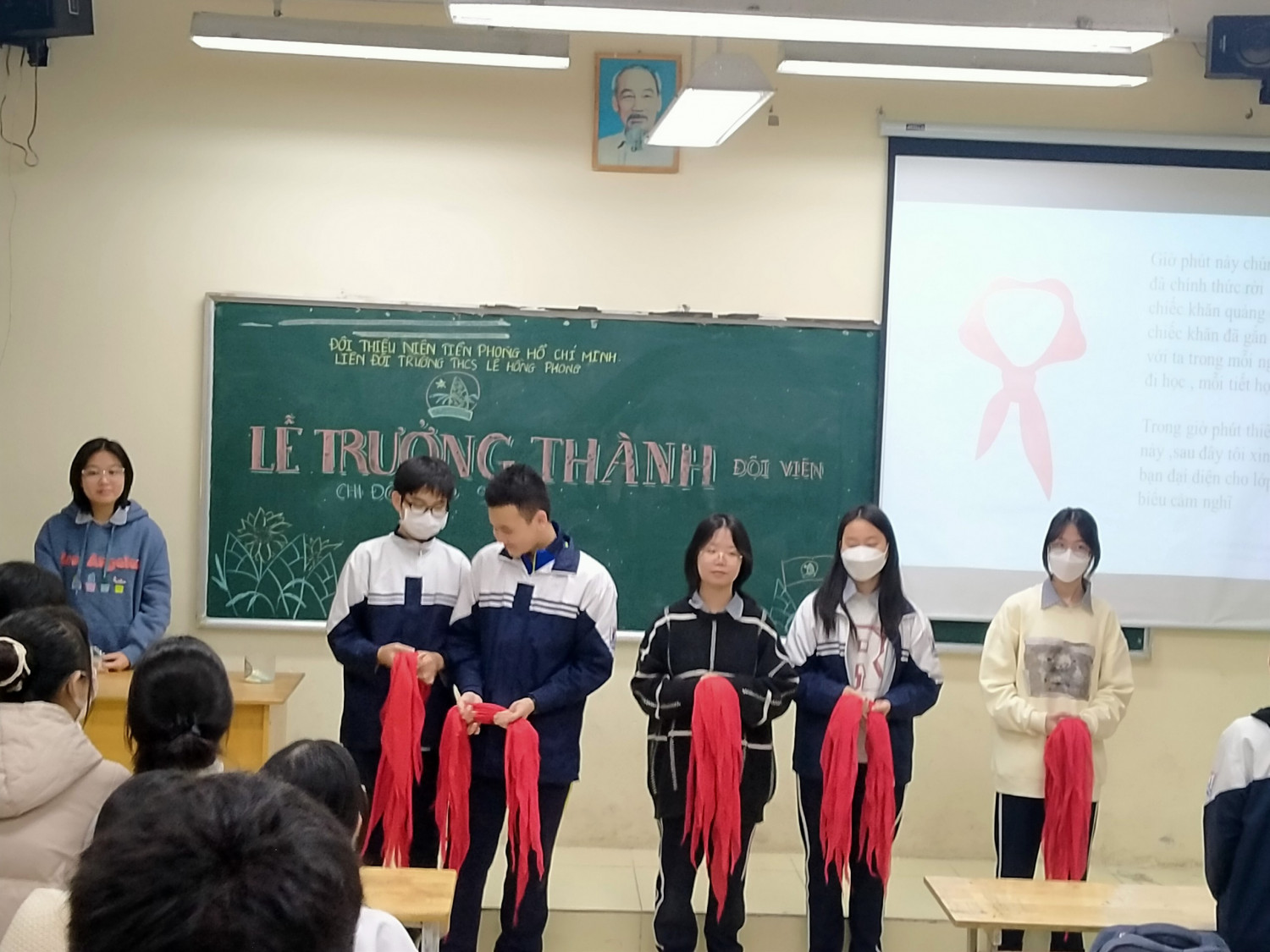 TRƯỜNG THCS LÊ HỒNG PHONG LÀM LỄ TRƯỞNG THÀNH ĐỘI CHO HỌC SINH KHỐI 9