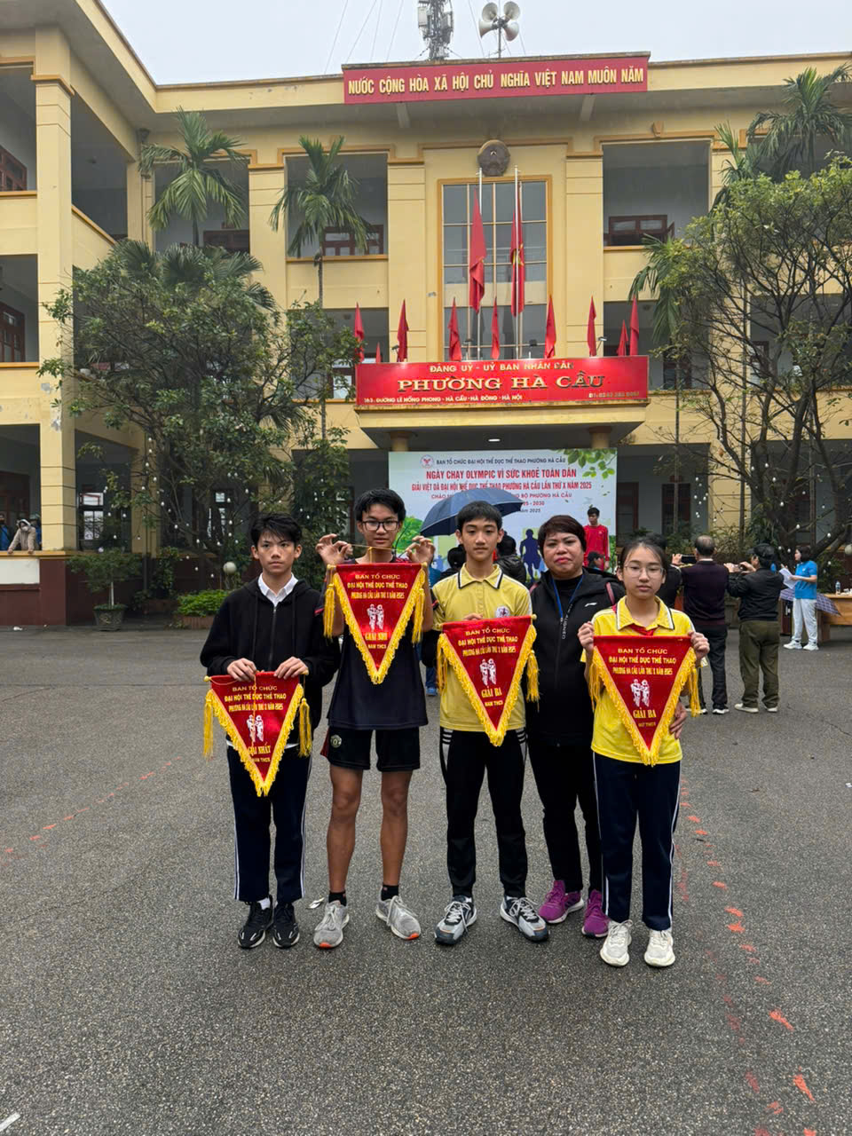 HỌC SINH TRƯỜNG THCS LÊ HỒNG PHONG THAM GIA NGÀY CHẠY OLYMPIC VÌ SỨC KHỎE TOÀN DÂN PHƯỜNG HÀ CẦU NĂM 2025