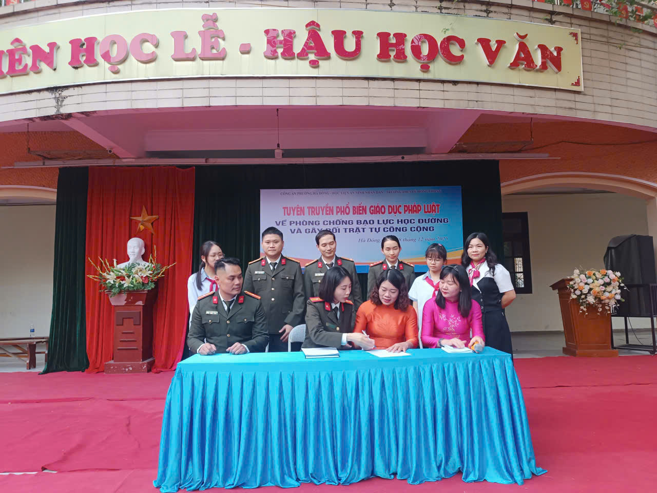 z7305618995868 ee7da01a34ff63816ba8d0b3ad67697f