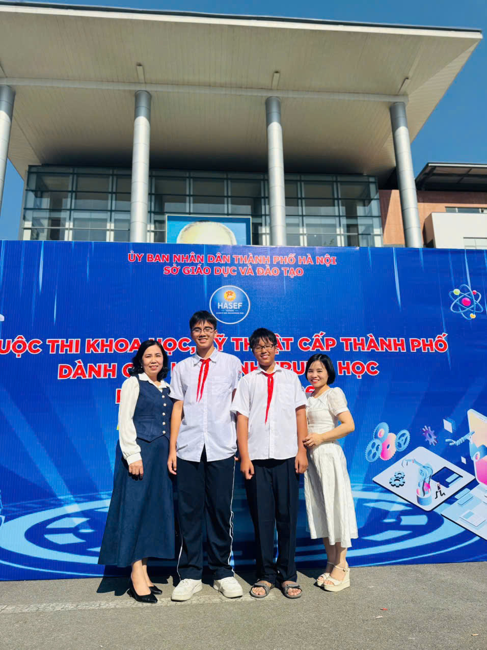 VINH DANH HỌC SINH ĐẠT THÀNH TÍCH TRONG CUỘC THI KHOA HỌC KỸ THUẬT