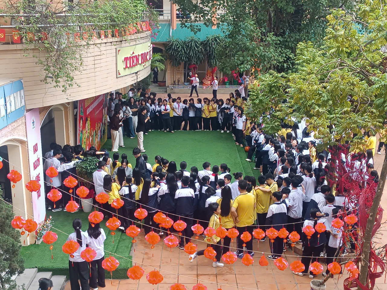 GIỜ RA CHƠI Ở TRƯỜNG THCS LÊ HỒNG PHONG CÓ GÌ?